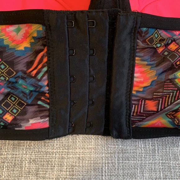 Push-up bikini top! Strapless, size small! - Picture 3 of 5